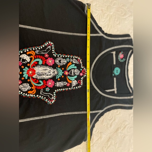 Double D Ranchwear embroidered jeweled sleeveless top medium - Picture 9 of 9